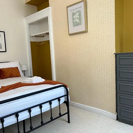 度假居 Cosy 4-bed Near Centre & Free Parking 约克