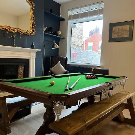 度假居 Cosy 4-bed Near Centre & Free Parking *