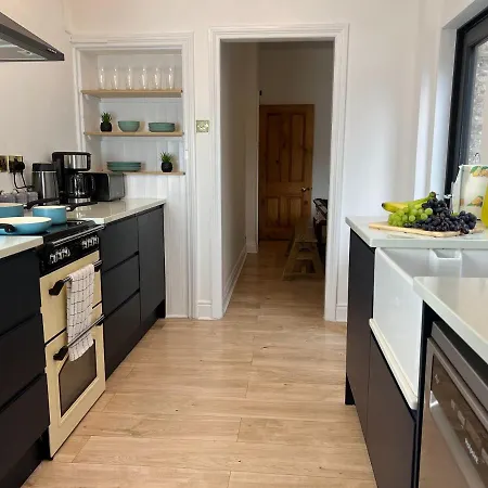 بيت للعطل Cosy 4-bed Near Centre & Free Parking يورك