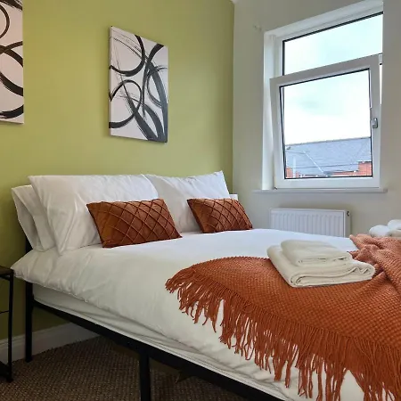 度假居 Cosy 4-bed Near Centre & Free Parking