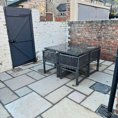 度假居 Cosy 4-bed Near Centre & Free Parking 约克